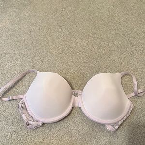 Light pink/light purple, bra, lace